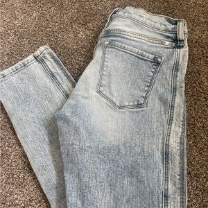 Light Wash Kancan Jeans